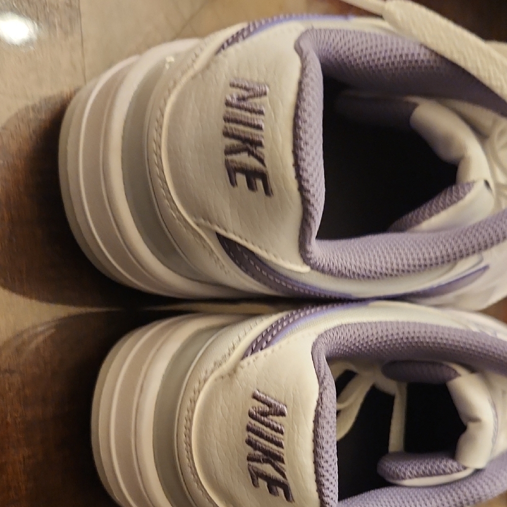 Nike Women's White and Purple Sneakers - Picture 4 of 7